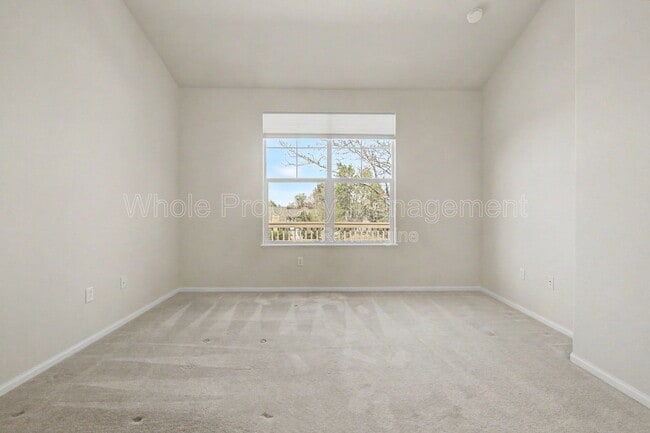 Building Photo - 2260 S Vaughn Way