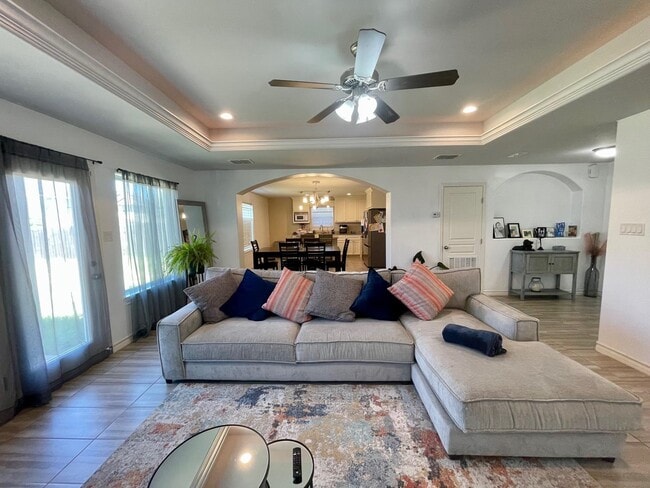 Building Photo - 1918 Aransas Pass Dr