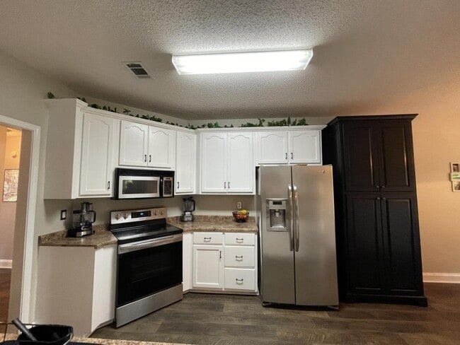 Building Photo - 119 Blackstone Court