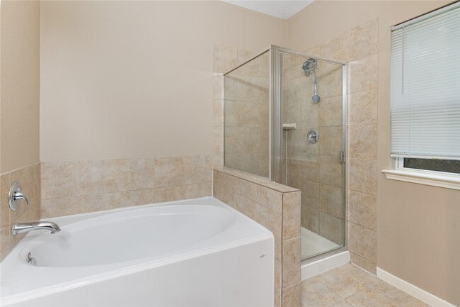 Building Photo - 9104 N Green River Dr
