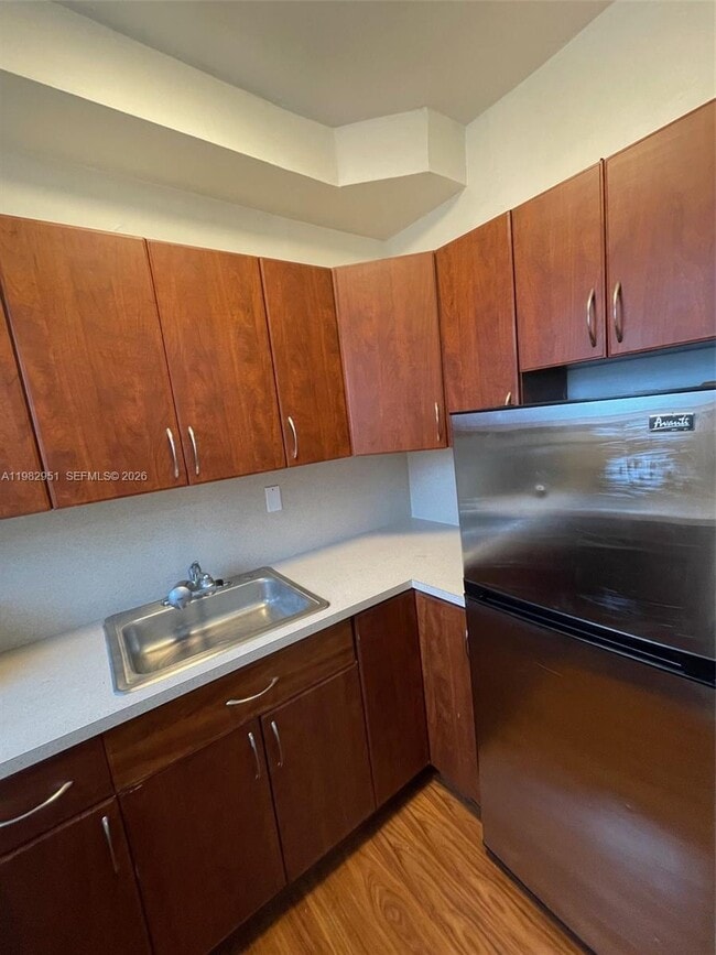 Building Photo - 1611 Michigan Ave