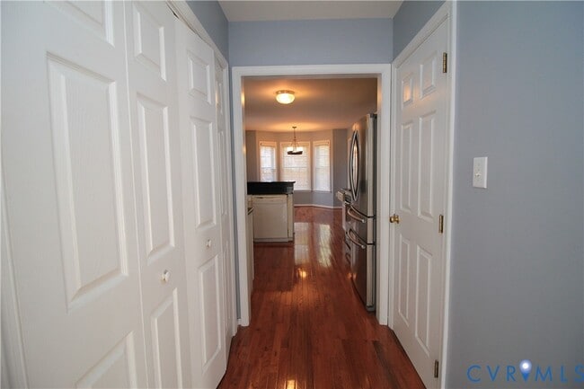 Building Photo - 11528 Pinedale Dr