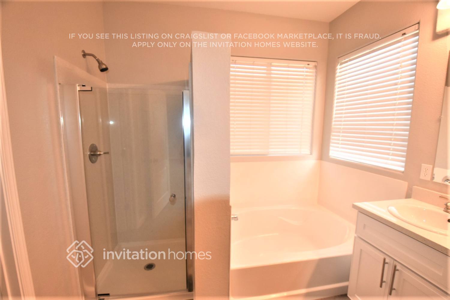 Building Photo - 1120 Villaggio Cir