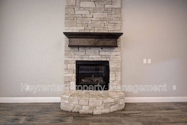 Building Photo - 15121 SE 56th St