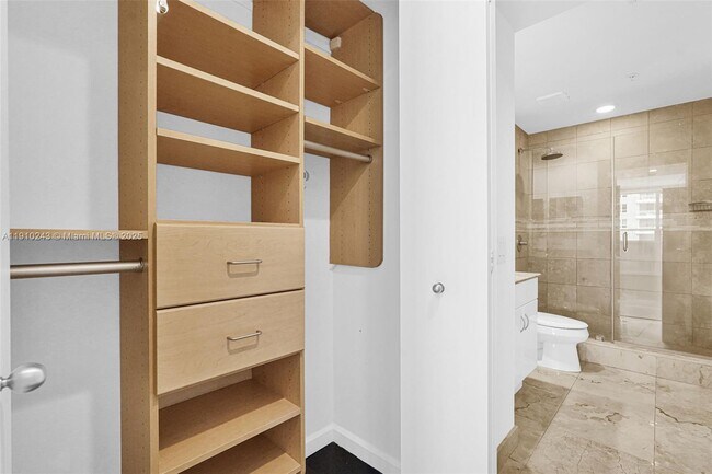 Building Photo - 801 Brickell Key Blvd