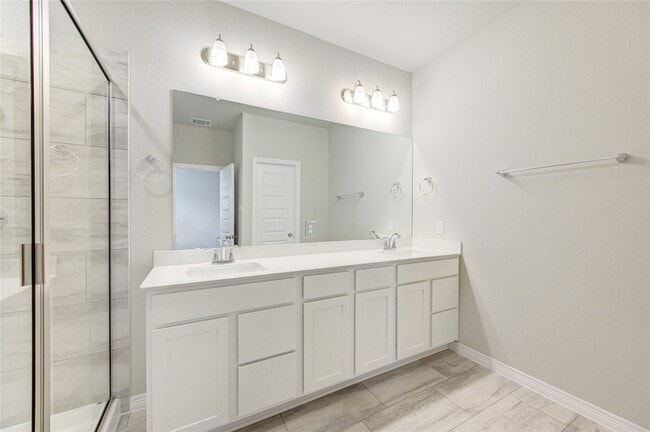 Building Photo - 821 Laguna Grn Ln