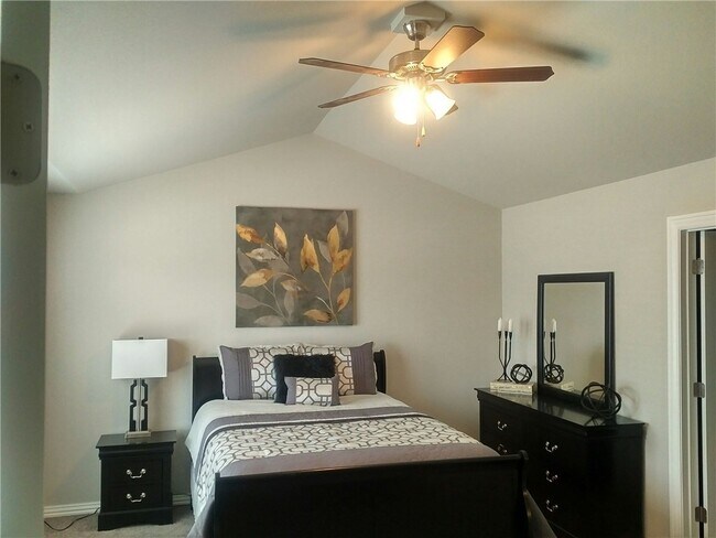 Building Photo - 2727 W Kilimanjaro Way