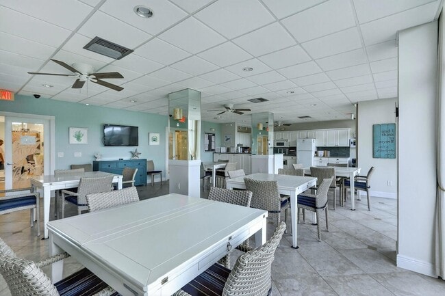 Building Photo - 9940 S Ocean Dr