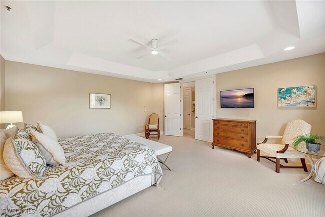 Building Photo - 1004 5th St S