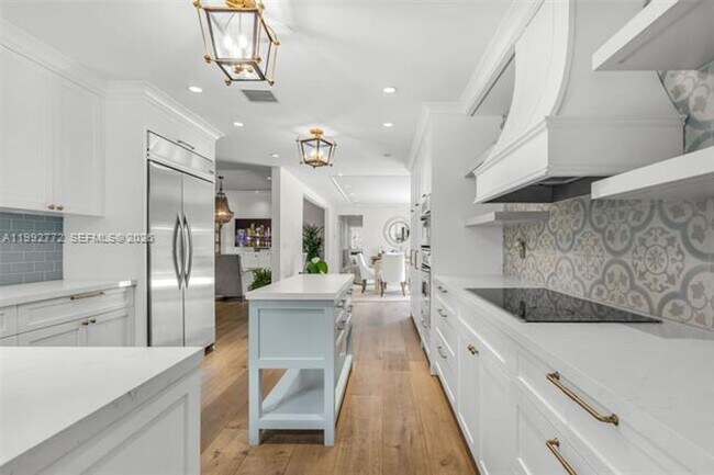 Building Photo - 1550 Taragona Dr