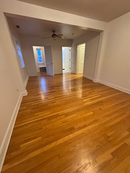 Building Photo - 330 Park Ave