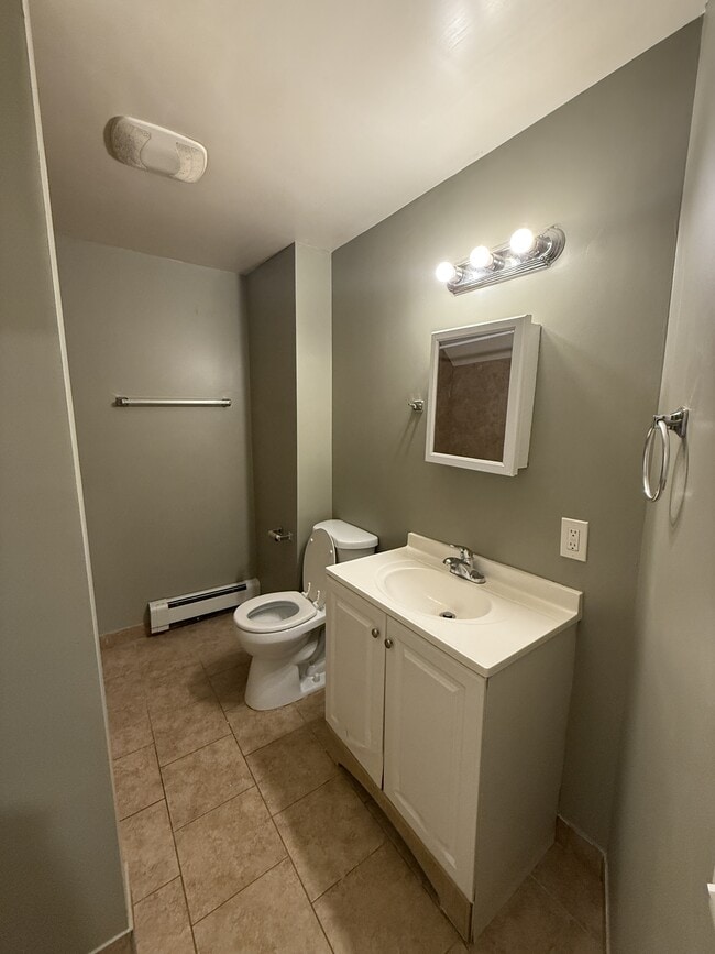 Building Photo - 1355 Payne Ave