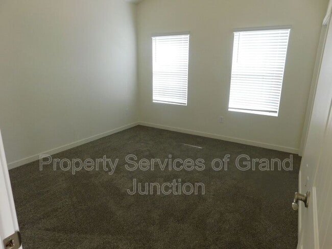 Building Photo - 2364 Canyon Ct