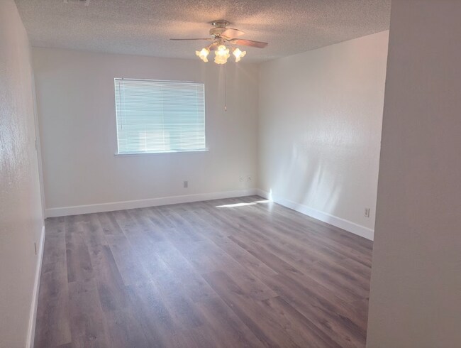 Building Photo - 27226 San Jose Ave