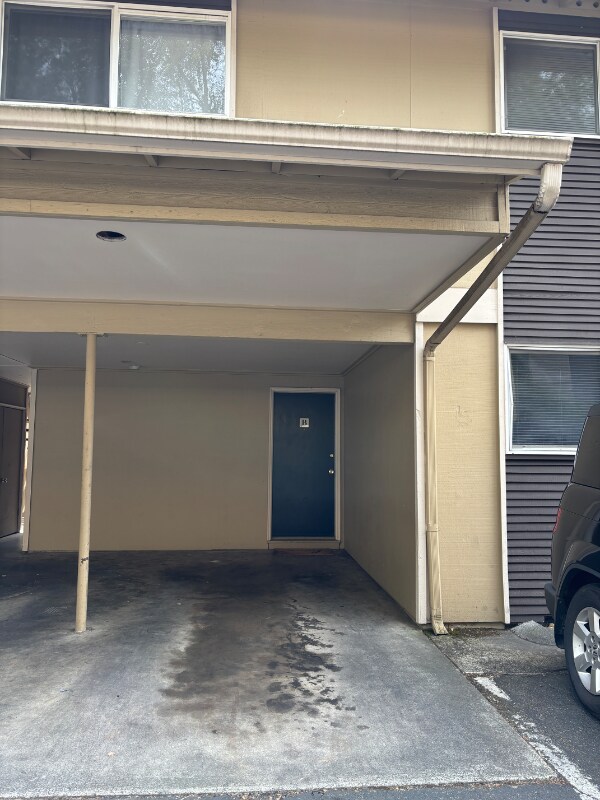 Building Photo - 1618 Kent Des Moines Rd