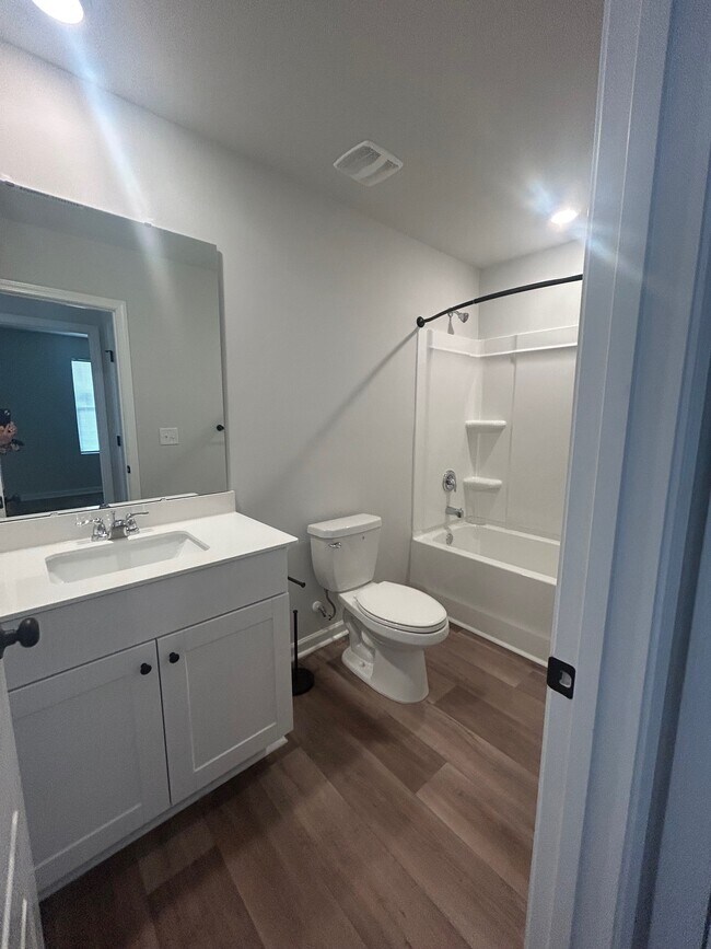 Building Photo - 1732 King Oaks Lp