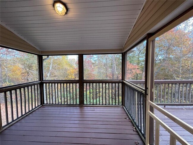 Building Photo - 166 Cove Hill