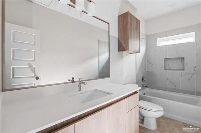Building Photo - 402 N Alexandrite Ave