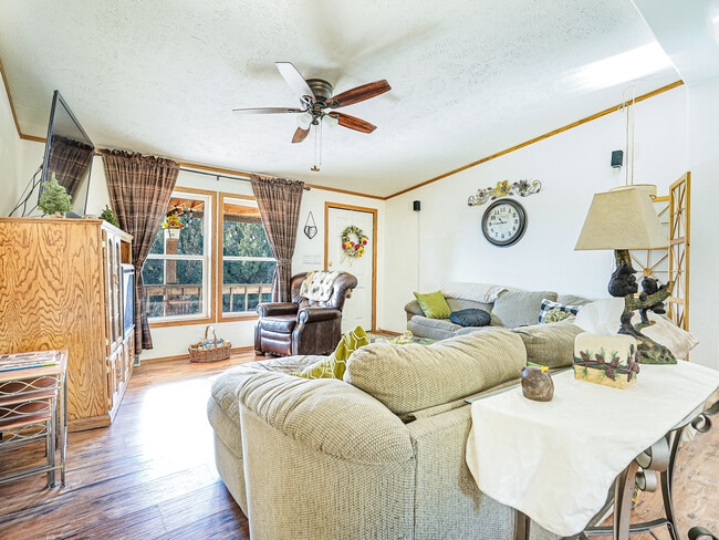 Building Photo - 352 Spring Rd