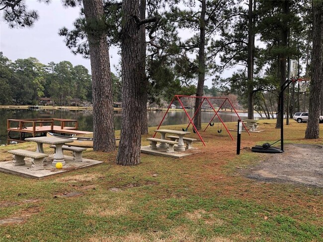 Building Photo - 1671 E Pine Lake Cir