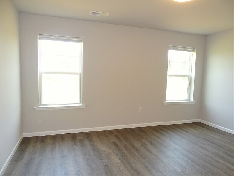 Building Photo - 26 Cobblestone Ct