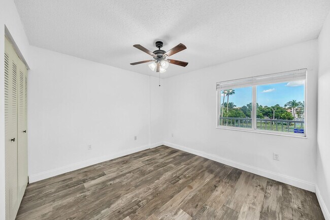 Building Photo - 9580 Weldon Cir