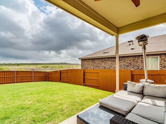 Building Photo - 624 Pepperbark Loop