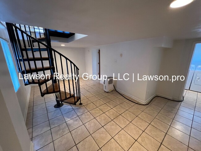 Building Photo - Charming Brick Home in Vinton with Finished Basement