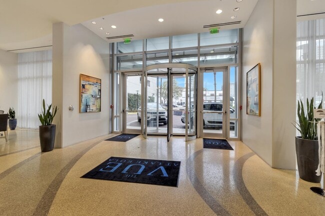 Building Photo - 150 E Robinson St