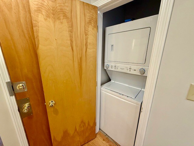 Building Photo - 13 Snow Hill St