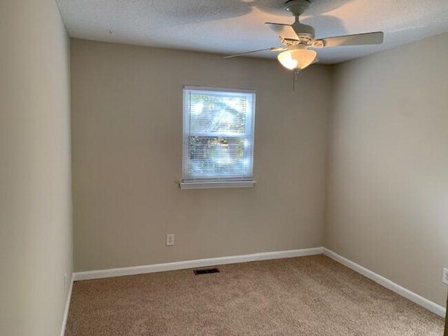 Building Photo - 1200A Falls Church Rd., Raleigh - Bev Roberts Rentals & Property Management