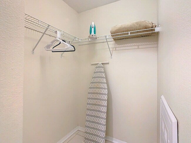 Building Photo - 4784 Clock Tower Dr