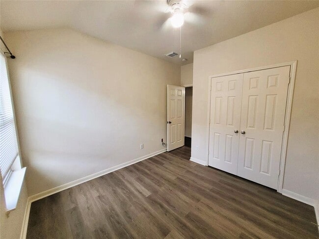 Building Photo - 2223 Enchanted Park Ln