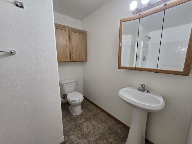 Building Photo - 394 Maylea Pl