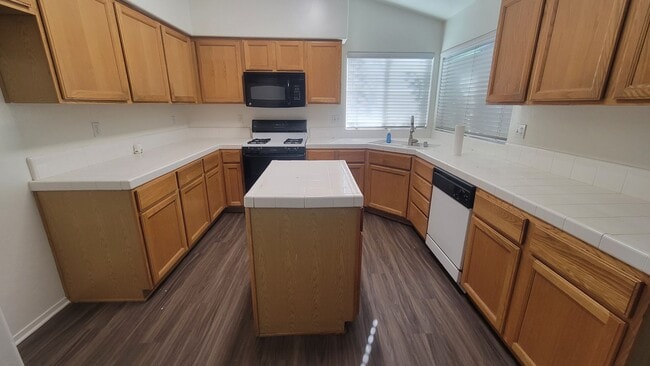 Building Photo - 8617 Beaver Dr