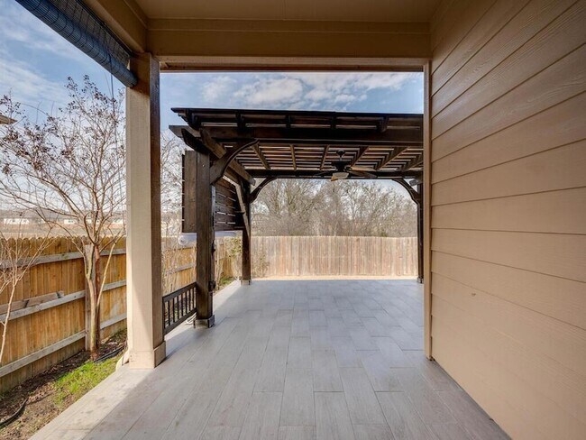 Building Photo - 688 Donegal Ln