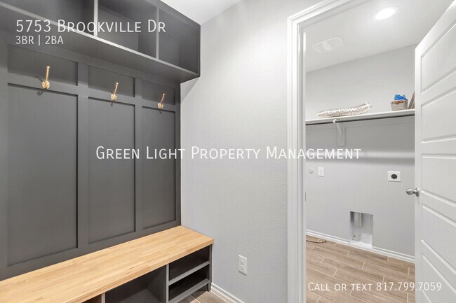 Building Photo - 5753 Brookville Dr