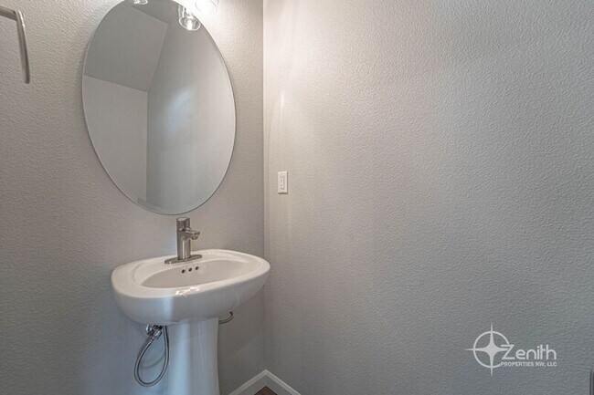 Building Photo - 16327 NE 21st St