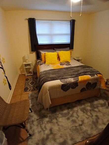 Building Photo - 3006 Panama St