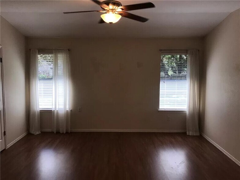 Building Photo - 1204 Machado Rd