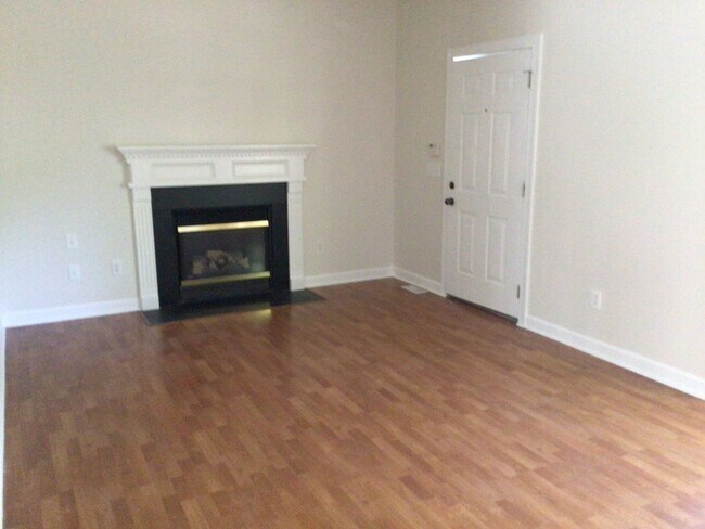 Building Photo - Charming 3-Bedroom Home in Holly Springs – Available Now