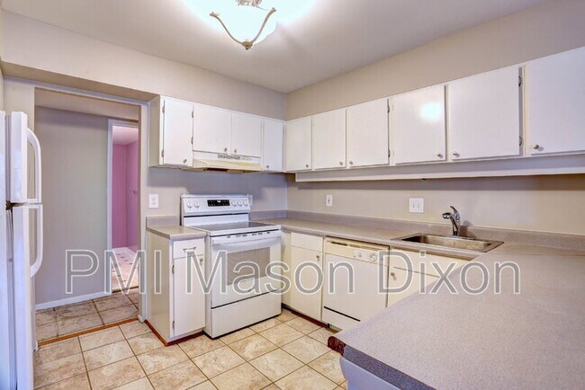 Building Photo - 5681 Harpers Farm Rd