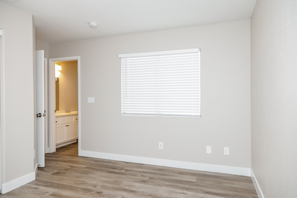 Building Photo - 2446 Cliffwood Dr