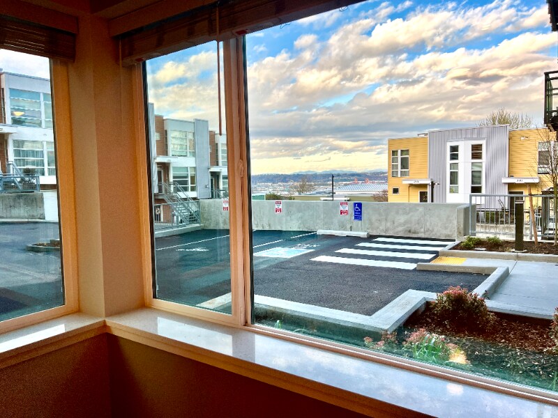 Building Photo - 2330 Yakima Ct