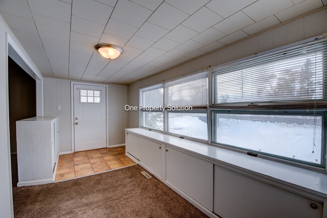 Building Photo - 7005 Broadway