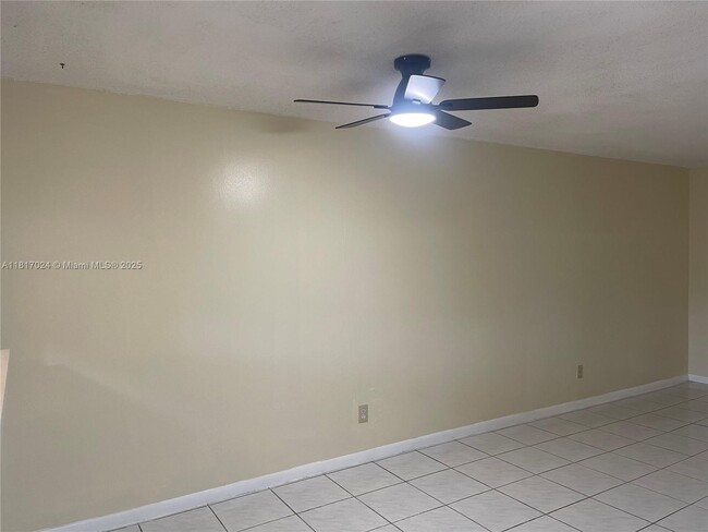 Building Photo - 3252 Foxcroft Rd