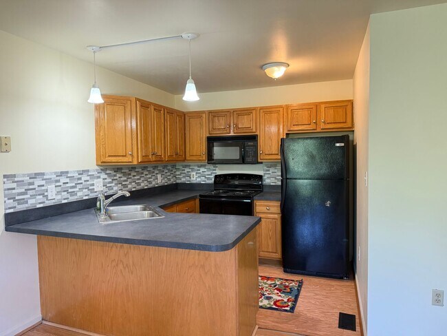 Building Photo - Beautiful 3-Bedroom Home in Penn Manor School District - Finished basement!