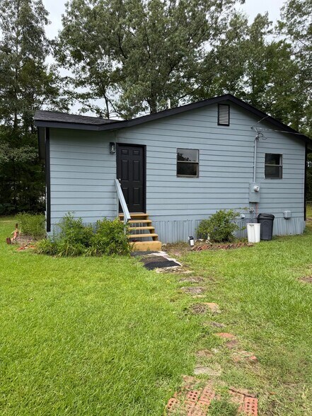 Building Photo - 135 McLin Ln