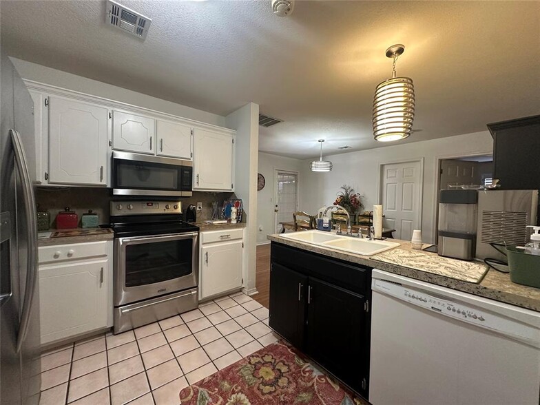 Building Photo - 2909 Shiloh Ln