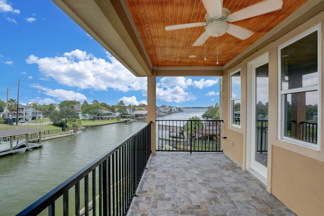 Building Photo - 502 Amalfi Dr